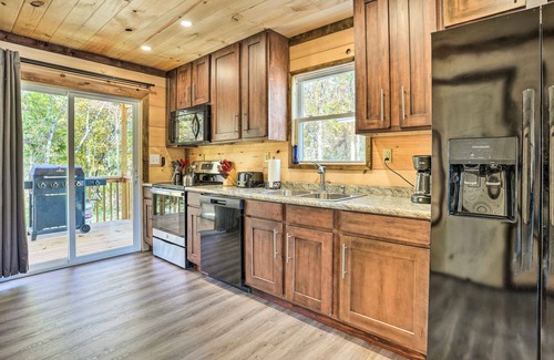 Trenton Cabin | Brand-New Trenton Cabin: Panoramic Lake Views