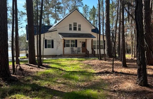 Liberty Hill House | Brand new waterfront house for rent on Lake Wateree