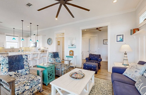 Galveston House | Brand-New Waterfront Home w/2nd-Story Deck in Upscale Community – On Canal