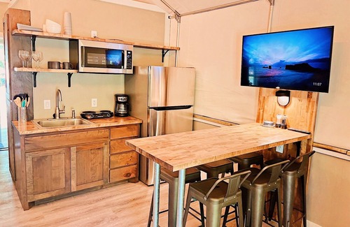 Sutherland Springs Cabin | Brand new waterfront Cabin with many amenities: Pool, hot tub & kayaking. - RC13