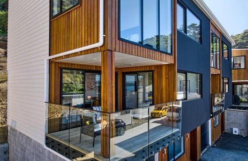 Wellington House | Brand New with Ocean Views