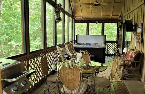 Sautee Nacoochee Cabin | Brandywine Cabin - Screened Porch and Great Privacy
