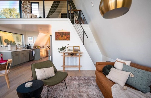 Omaha Apartment | Branson Romantic Getaway Swimming Pool Lake Views