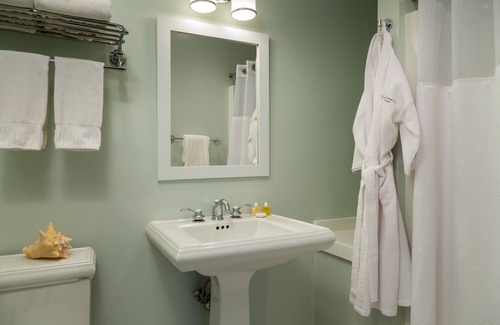 Nantucket Town Bed & Breakfast | Brass Lantern Inn