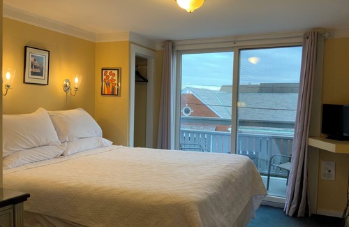 Provincetown House | Brasswood Inn