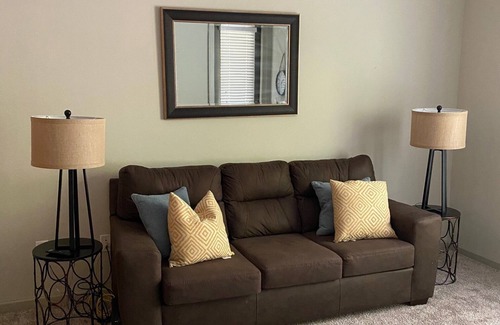 Hiram Apartment | Braves Stadium I mile away! family sized condo with private deck,