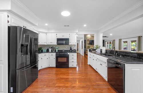 Rockwell House | Breakaway on Lake Hamilton! Boat Slip - Kayaks - Hot Tub - Firepit - Swings