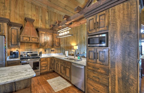 Foxfire Estates Cabin | Breakaway Ridge - Mountain Tops