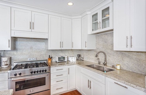 Corona del Mar House | Breakers Manor, right on Big Corona Beach!