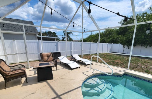 Sabal Harbour House | ⚓Breakwater Inn! Beachy private pool home w/fire pit. Pets allowed!⚓🐕🌅
