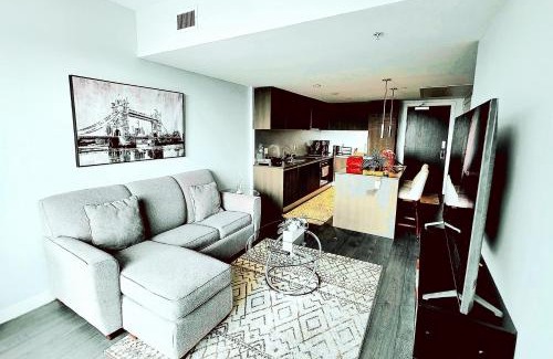 Victoria Park Apartment | Breath Taking View-4Guest DT Skyline 35th Floor