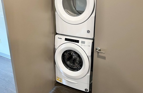 Downtown Des Moines Apartment | ✧Breathtaking 1BD Apt + Gym | Downtown Des Moines✧