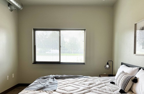Downtown Des Moines Apartment | ✧Breathtaking 1BD Apt + Gym | Downtown Des Moines✧