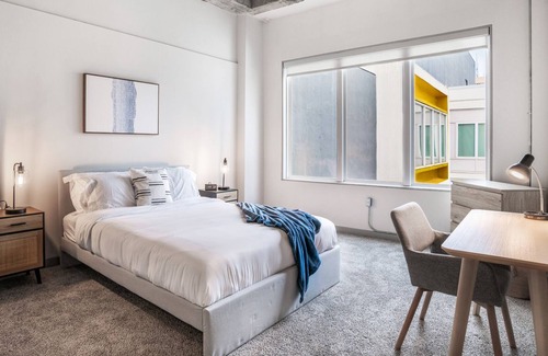 SoNo Apartment | Breathtaking 2 Bed apartment located in SoNo neighborhood