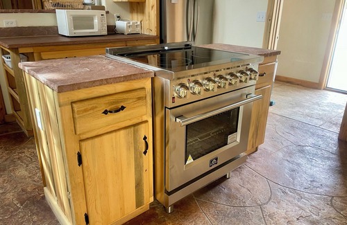 Buena Vista Cabin | Breathtaking 360 Views Of The Collegiate Peaks GORGEOUS Loft +New gourmet Range