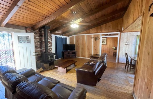 Bodfish House | Breathtaking Cabin in Kern River Valley