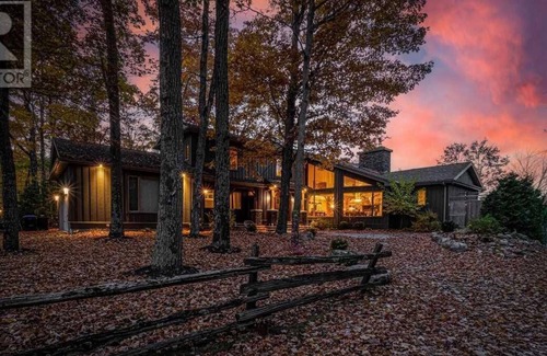 Tiny Cottage | Breathtaking Cottage Estate with Private Beach