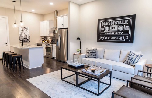 Nashville House | Breathtaking Home in North Nashville - Rooftop Hot tub, Pool Table!