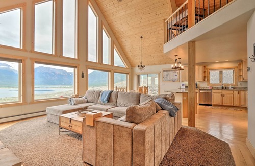 Twin Lakes House | Breathtaking Lake-View Retreat w/On-Site Hiking!
