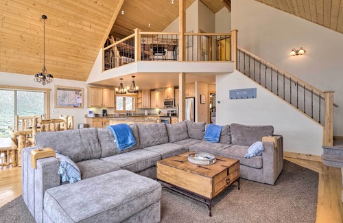 Twin Lakes House | Breathtaking Lake-View Retreat w/On-Site Hiking!