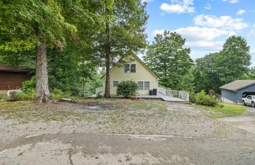 Byrdstown House | Breathtaking Lake Views 6 mi from Sunset Marina!
