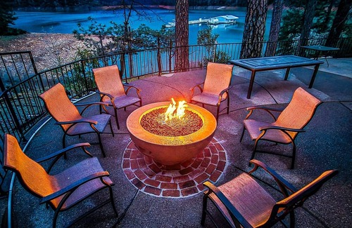 Lakehead House | Breathtaking Lakefront Havin, Remodeled, Hot Tub - Shasta Lakeshore Retreat #10