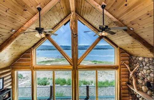 Patton House | Breathtaking Modern Lakefront Bungalow on Big Bear Lake