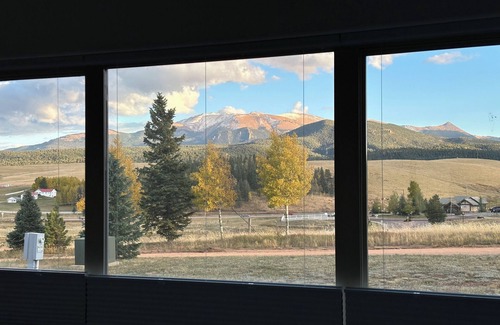 Divide House | Breathtaking Mountain View!~Spa!~Gourmet Kitchen!~Sleeps 6+Best Location!