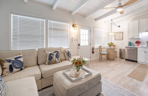 Hermosa Beach Apartment | Breathtaking Oceanfront Accomm.: "Best in Class" Recipient for Vacation Rentals