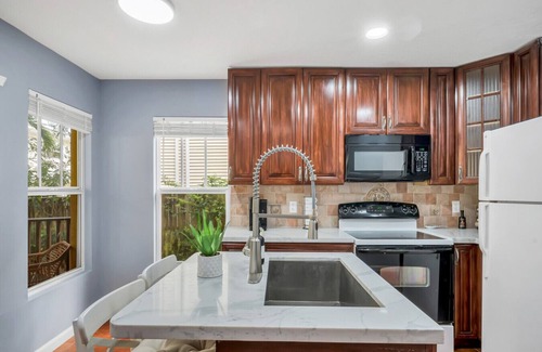 Grandview Heights House | Breathtaking Residence in Rosemary Square WPB