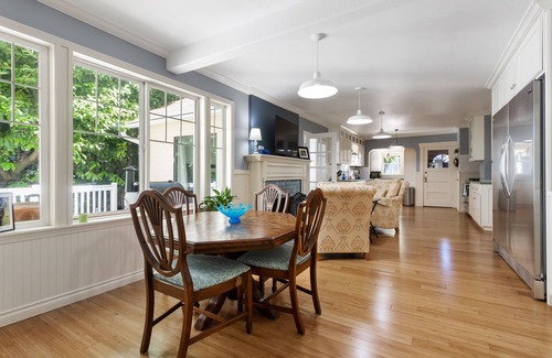Lakewood House | Breathtaking Sunsets @ 4BR Sunny Days Lakehouse