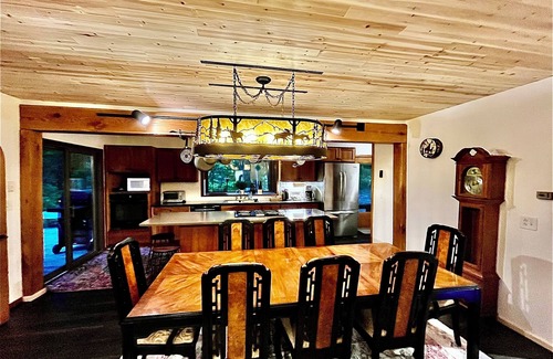 Montague House | Breathtaking Sunsets,Private Beach Access, Game Room, Fire Pit and More!