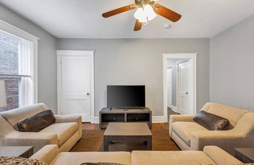 Shaw House | Breathtaking Unit in Shaw 2W