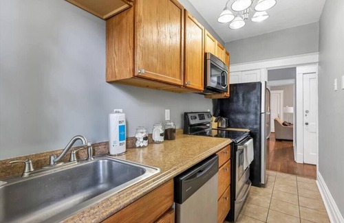 Shaw House | Breathtaking Unit in Shaw 2W
