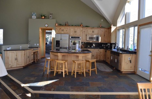 Pine Mountain Club Cabin | Breathtaking Open Plan with Game Room, Library, and Towering Views