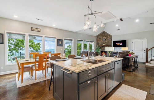 Lookout Mountain House | Breathtaking View - Soaking Tub - Fire Pit - Grill