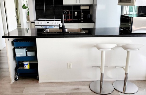 Crosstown Condo | Breathtaking view with swimming pool-BlueMoon Stay