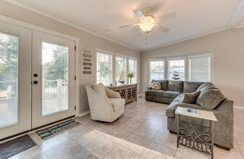 New London House | Breathtaking Views and Deck Badin Lake House!
