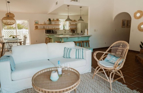 Ahwahnee House | Breathtaking Views, Boho Chic Design by Casa Oso