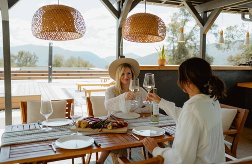 Ahwahnee House | Breathtaking Views, Boho Chic Design by Casa Oso