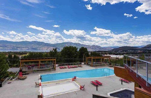 Central Okanagan Condo | Breathtaking Views in this beautiful top corner unit at Copper Skyn