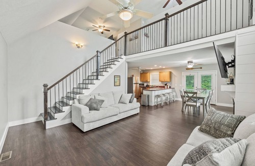 Byrdstown House | Breathtaking Views of Dale Hollow Lake