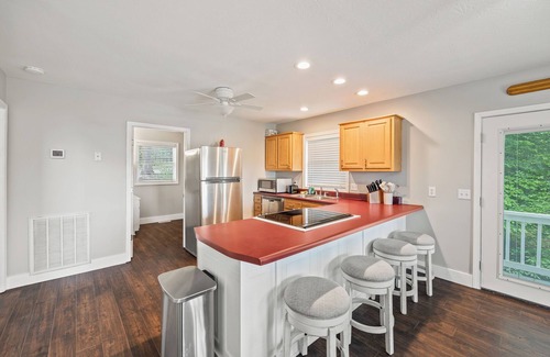 Byrdstown House | Breathtaking Views of Dale Hollow Lake