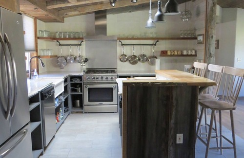 Gardiner House | Breathtaking Views of Yellowstone on the Yellowstone River in a Luxury Lodge!