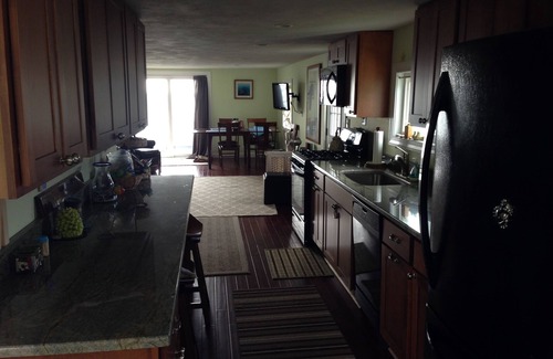 Henderson Cottage | Breathtaking views- Updated 3-Bedroom Cottage Lake Ontario sunrise to sunset