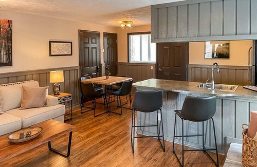Caton Condo | Breathtaking Views at Dollys Castle unit 7