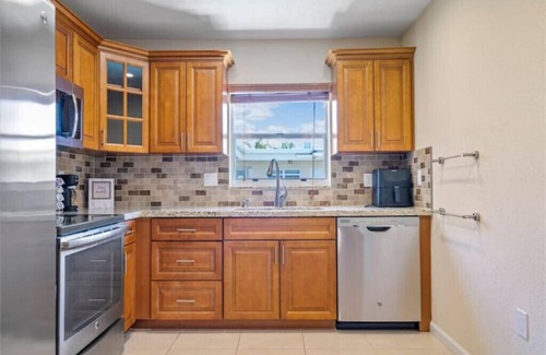 Hollywood South Central Beach Condo | Breathtaking water view condo