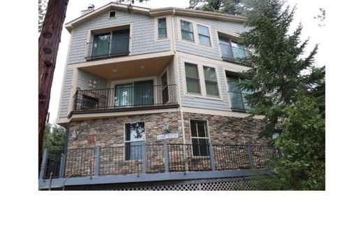 East Shore House | Breathtakingly beautiful views from this lakefront home!