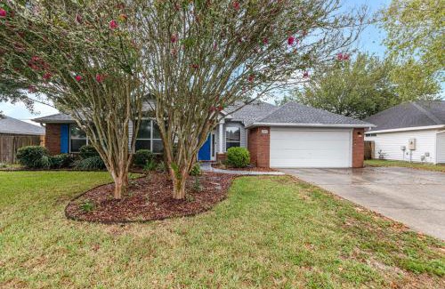 Navarre House | Breeze - Family Retreat with Waterfront Access & Game Room