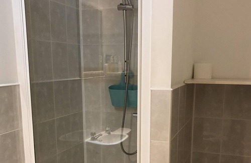 Bootle Bed & Breakfast | Breeze Guest House